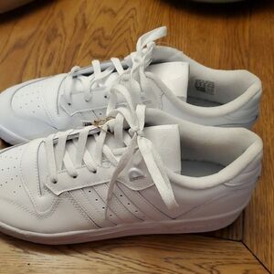 Adidas White Sneakers Clean Leather Design